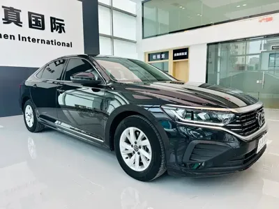 Volkswagen Passat 2022, 59000 км, за 17921.96 USD
