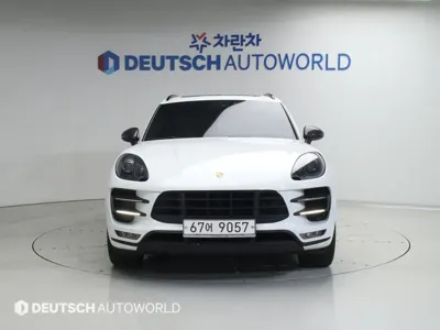 Porsche Macan 2015, 103698 км, за 21792.89 USD