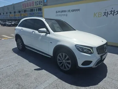Mercedes-Benz GLC-Class 2019, 69135 км, за 18136.9 USD