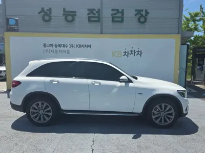 Mercedes-Benz GLC-Class 2019, 69135 км, за 18136.9 USD