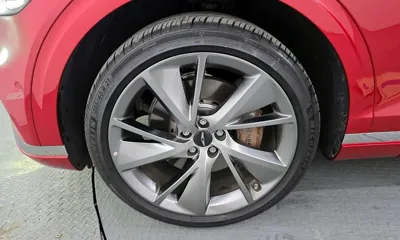 Genesis GV70 2025, 8965 км, за 36802.11 USD