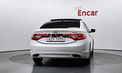 Hyundai Grandeur 2014, 235426 км, за 3479.06 USD