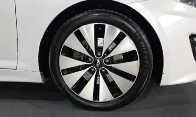 Kia K5 2011, 144091 км, за 3171.46 USD