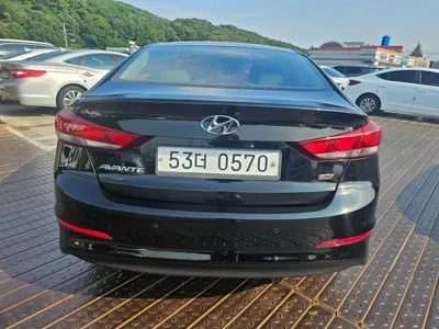 Hyundai Avante 2017, 150089 км, за 5156.01 USD