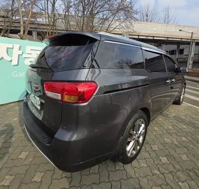 Kia Canival 2017, 209413 км, за 4558.97 USD