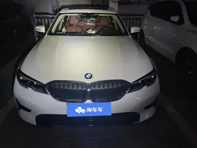 BMW 3 Series 2021, 50000 км, за 18266.81 USD
