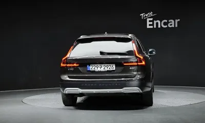 Volvo V90 2021, 111294 км, за 21125.81 USD