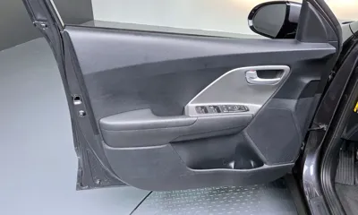 Kia Niro 2020, 105670 км, за 9897.76 USD - фото 24