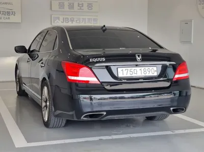 Hyundai Equus 2014, 291505 км, за 4232.6 USD