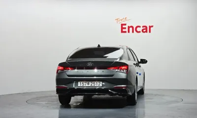 Hyundai Avante 2023, 63077 км, за 10097.73 USD