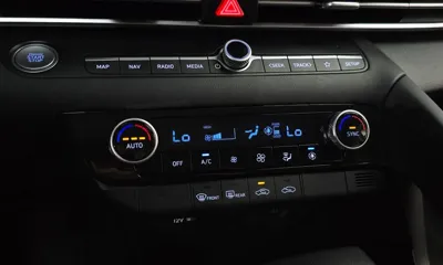 Hyundai Avante 2023, 63077 км, за 10097.73 USD - фото 31