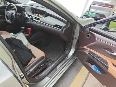 Lexus ES 2019, 116800 км, за 24852.37 USD - фото 20