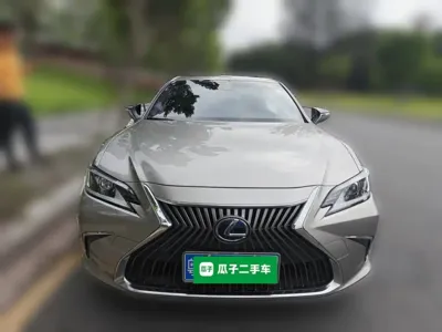 Lexus ES 2019, 116800 км, за 24852.37 USD - фото 24