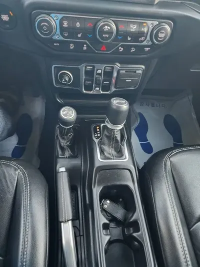 Jeep Wrangler 2019, 124144 км, за 16901.77 USD - фото 16
