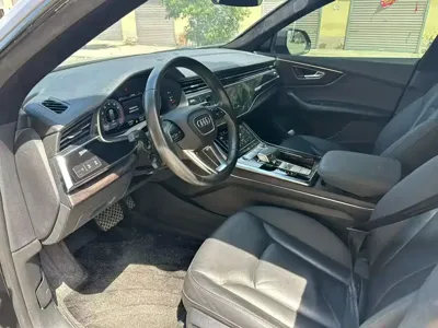 Audi Q8 2021, 56000 км, за 37234.5 USD