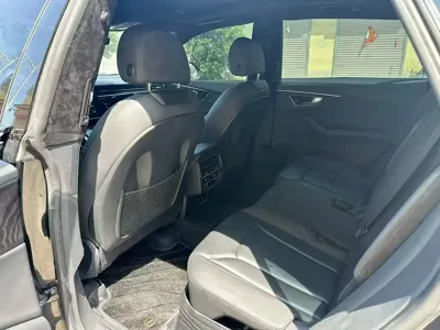 Audi Q8 2021, 56000 км, за 37234.5 USD