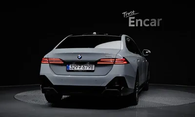 BMW 5-Series 2025, 6587 км, за 48783.75 USD