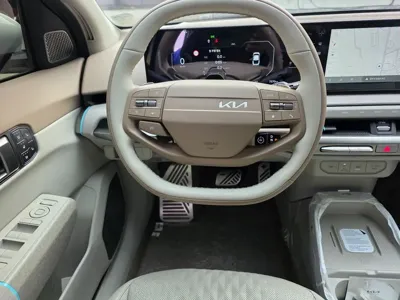 Kia EV4 2026, 7580 км, за 26191.41 USD - фото 12