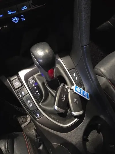 Hyundai Veloster 2018, 100000 км, за 6937.56 USD - фото 12