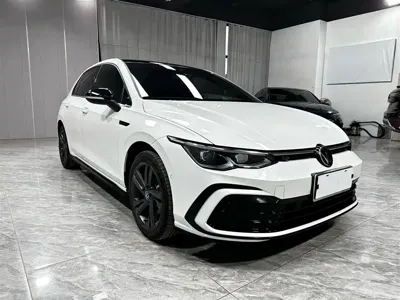 Volkswagen Golf 2022, 12000 км, за 21581.41 USD