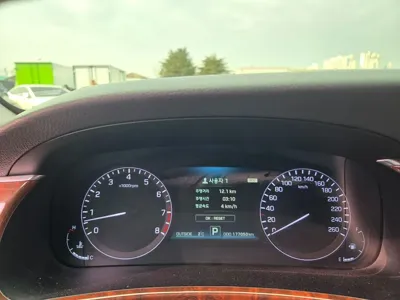 Hyundai Equus 2014, 177041 км, за 4503.31 USD - фото 8