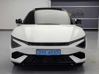 Kia EV6 2025, 23800 км, за 29960.93 USD