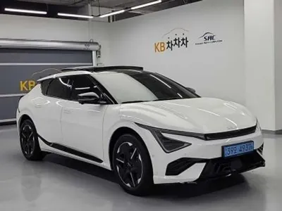 Kia EV6 2025, 23800 км, за 29960.93 USD