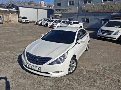 Hyundai Sonata 2011, 133075 км, за 2472.03 USD