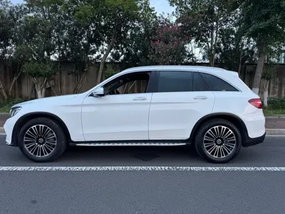 Mercedes-Benz GLC 2018, 50000 км, за 17533.76 USD