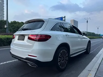 Mercedes-Benz GLC 2018, 50000 км, за 17533.76 USD