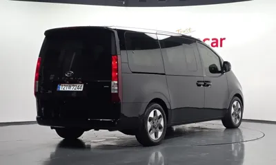Hyundai Staria 2022, 54262 км, за 17795.91 USD