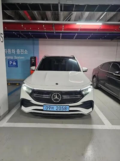 Mercedes-Benz EQB · 2023 год