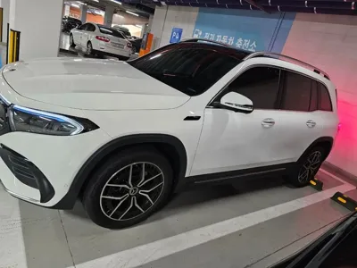 Mercedes-Benz EQB 2023, 5700 км, за 36465.14 USD