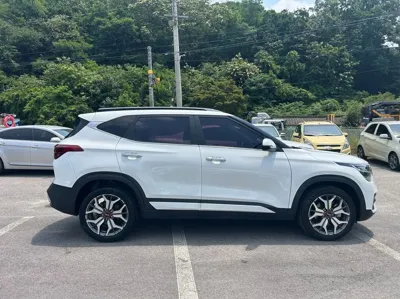Kia Seltos 2022, 66517 км, за 12275.17 USD