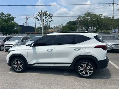 Kia Seltos 2022, 66517 км, за 12275.17 USD - фото 7