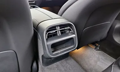 Mercedes-Benz E-Class 2025, 1211 км, за 58758.87 USD - фото 31