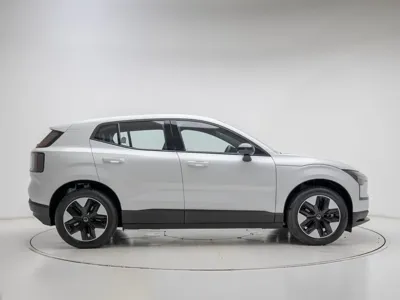 Volvo EX30 2026, 554 км, за 22974.92 USD