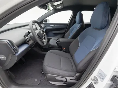 Volvo EX30 2026, 554 км, за 22974.92 USD - фото 10