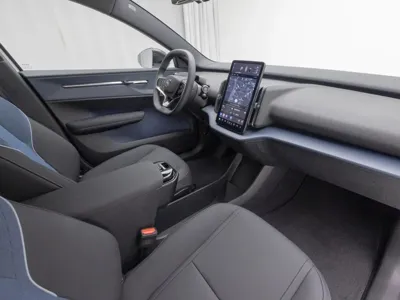 Volvo EX30 2026, 554 км, за 22974.92 USD - фото 12