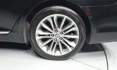 Hyundai Genesis 2015, 127984 км, за 6808.57 USD