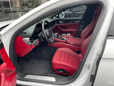 Porsche Panamera 2023, 21000 км, за 98291.21 USD
