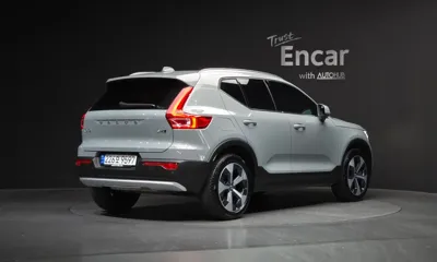 Volvo XC40 2025, 15000 км, за 27419.88 USD