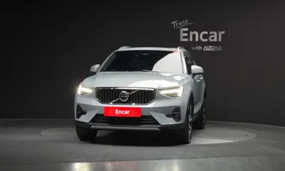 Volvo XC40 2025, 15000 км, за 27419.88 USD