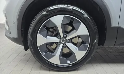 Volvo XC40 2025, 15000 км, за 27419.88 USD