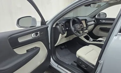 Volvo XC40 2025, 15000 км, за 27419.88 USD - фото 10