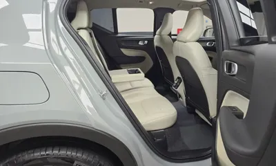 Volvo XC40 2025, 15000 км, за 27419.88 USD - фото 12
