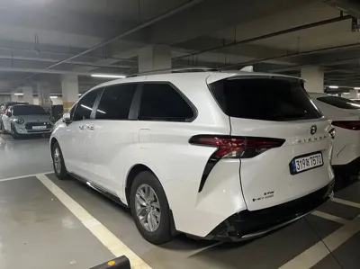 Toyota Sienna 2026, 12000 км, за 65110.35 USD