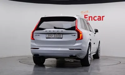 Volvo XC90 2017, 106696 км, за 19364.58 USD