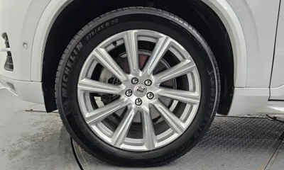 Volvo XC90 2017, 106696 км, за 19364.58 USD