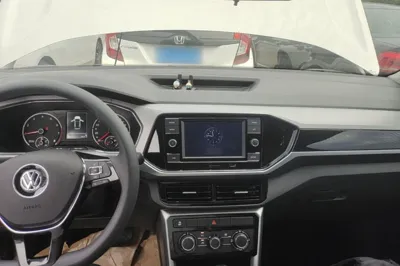 Volkswagen T-Cross 2020, 90300 км, за 9766 USD - фото 17